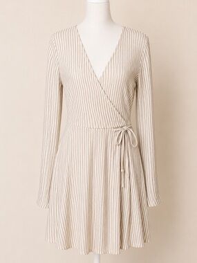 Francesca’s • Gold & Cream Glitter Stripe Wrap Dress • Size M • NWT